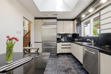 Welcome to this beautifully maintained 4 bedroom, 2.5-bath - photo 16