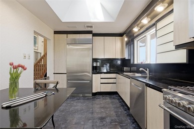 Welcome to this beautifully maintained 4 bedroom, 2.5-bath - photo 18
