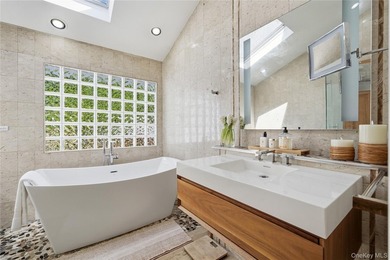 Welcome to this beautifully maintained 4 bedroom, 2.5-bath - photo 22