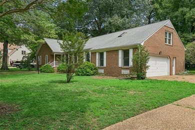 Welcome home to this charming all-brick ranch in the desirable - photo 2