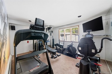 Welcome to this beautifully maintained 4 bedroom, 2.5-bath - photo 30
