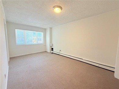 Welcome to this spacious and move-in ready single-family home in - photo 6