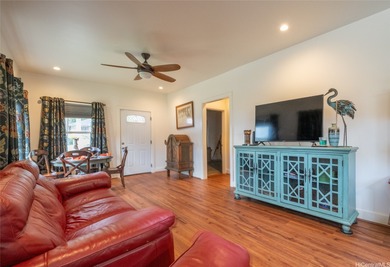 3 Bedroom, 2 Bath Charming Home with a 2 Car Carport on former - photo 7