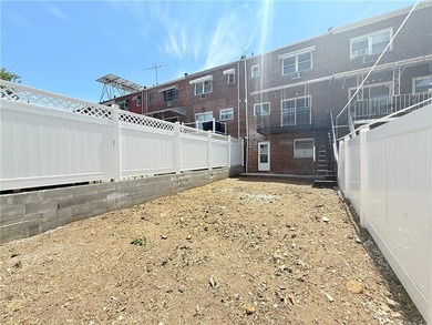 Welcome to this spacious and move-in ready single-family home in - photo 8