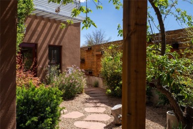 (private lake, pond, creek) Home For Sale in Santa Fe New Mexico