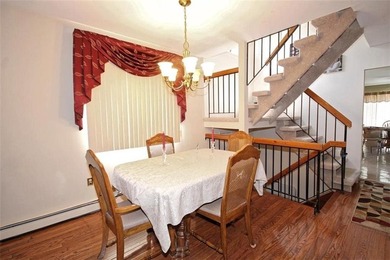 Location! Location! Location! Lovely well kept 3 bedroom semi in - photo 5