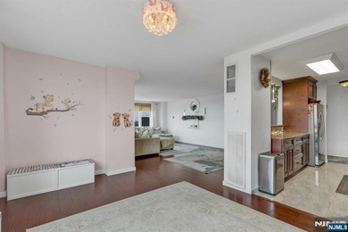 Hi floor, west facing 3Bed/2Bath coop is move in ready. Galley