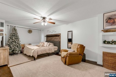 Hi floor, west facing 3Bed/2Bath coop is move in ready. Galley