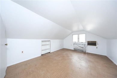Nestled in the highly sought-after Dongan Hills Colony, this - photo 14