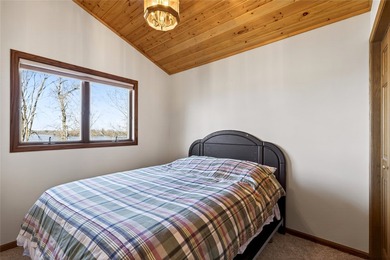 Beautiful cabin on a phenomenal low-elevation lot on the - photo 19