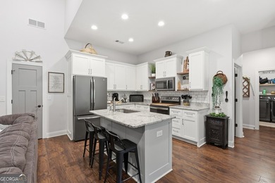 WELCOME HOME TO CHIMNEY LAKE - ADORABLE CRAFTSMAN RANCH ON OVER - photo 10