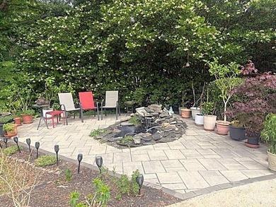 Charming and well maintained home on a beautiful corner lot in - photo 20