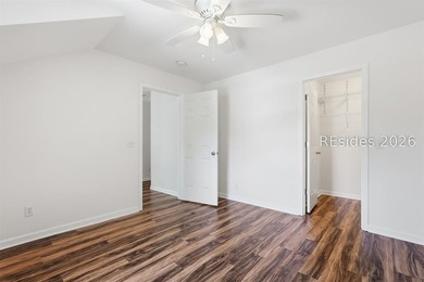 Welcome to Wellstone! This move-in-ready end-unit townhome - photo 21