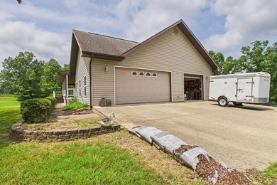 Beautiful one-owner home in the country! 3 bedroom, 2.5 bath - photo 2