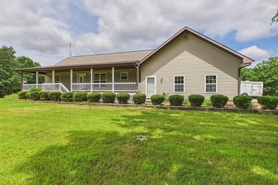 Beautiful one-owner home in the country! 3 bedroom, 2.5 bath - photo 3