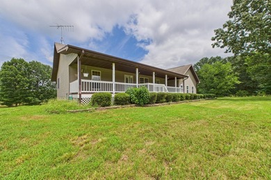 Beautiful one-owner home in the country! 3 bedroom, 2.5 bath - photo 5