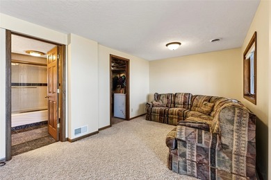 Beautiful cabin on a phenomenal low-elevation lot on the - photo 31