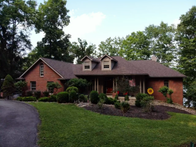 Double waterfront lot with panoramic views of the clear waters - photo 2