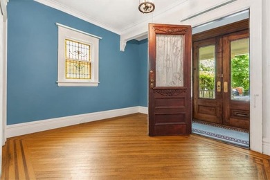 Ditmas Park/ South Midwood- Magnificent, fully detached - photo 6
