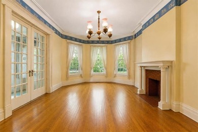 Ditmas Park/ South Midwood- Magnificent, fully detached - photo 8
