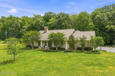 A beautiful plantation style home in SE Dyer county at Tigrett - photo 1