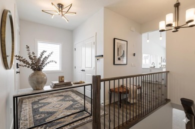 Welcome to this exceptional bungalow offering over 2,500 sq. ft - photo 2