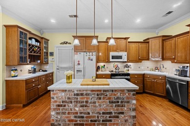 A beautiful plantation style home in SE Dyer county at Tigrett - photo 8