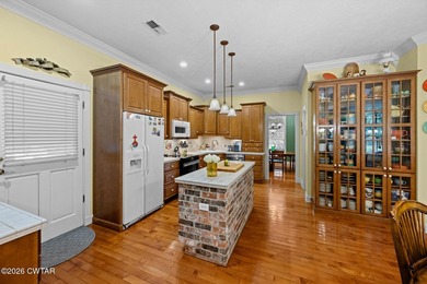 A beautiful plantation style home in SE Dyer county at Tigrett - photo 9