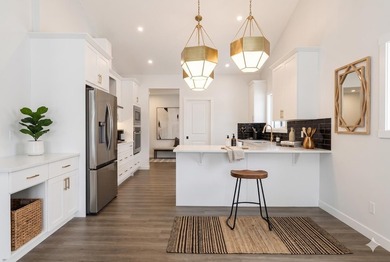 Welcome to this exceptional bungalow offering over 2,500 sq. ft - photo 9