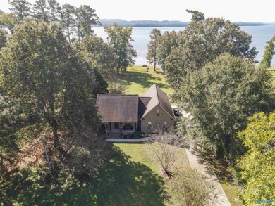 Lake Home For Sale in Scottsboro, Alabama