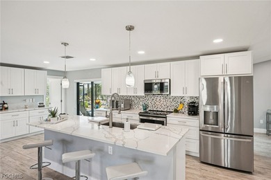 Stunning 3/2/2 waterfront pool home offering direct Gulf access - photo 13