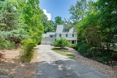 Rare opportunity to own a stunning riverfront estate tucked away - photo 3