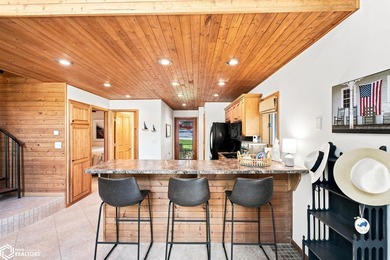 WELCOME TO YOUR PERFECT CLEAR LAKE GETAWAY!! Built in 2005, this - photo 13