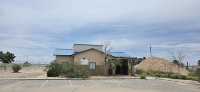 Well appointed multi use commercial building on a completed - photo 3