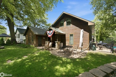 WELCOME TO YOUR PERFECT CLEAR LAKE GETAWAY!! Built in 2005, this - photo 31