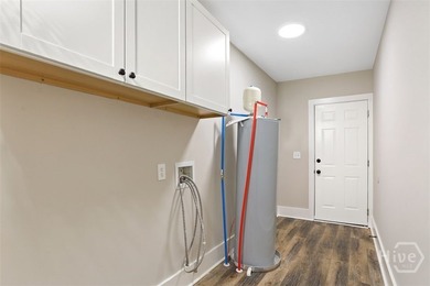 Gracefully blending timeless character with sophisticated modern - photo 33