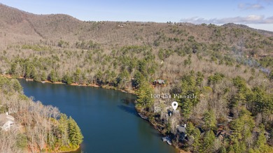 Situated directly on Lake Soquilla in Burlingame, this - photo 4