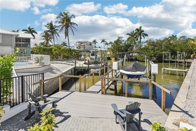 Stunning 3/2/2 waterfront pool home offering direct Gulf access - photo 35