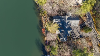 Situated directly on Lake Soquilla in Burlingame, this - photo 5