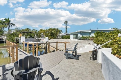 Stunning 3/2/2 waterfront pool home offering direct Gulf access - photo 36
