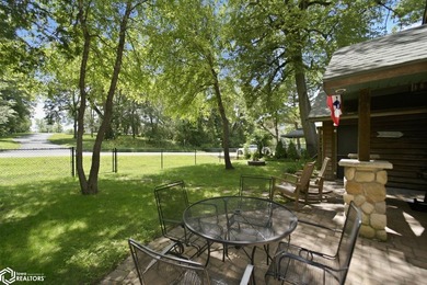 WELCOME TO YOUR PERFECT CLEAR LAKE GETAWAY!! Built in 2005, this - photo 37