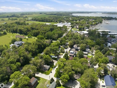 WELCOME TO YOUR PERFECT CLEAR LAKE GETAWAY!! Built in 2005, this - photo 43