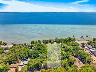 Build 2 homes + 2 detached guest houses minutes from Destin with - photo 1