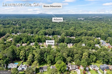 Welcome to your own private backyard paradise! This beautifully - photo 3