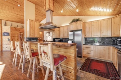 Beautiful Log-Style Mountain Home in prime Castle Glen Big Bear - photo 10