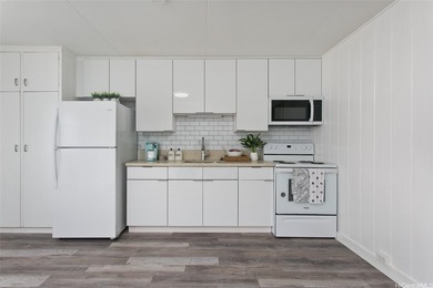 Great Location!! Punahou surf is located in one of the most - photo 6