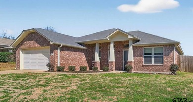 Lake Palestine Home For Sale in Chandler Texas