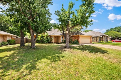 Welcome to 8 Cimarron Dr, a beautiful single-story home nestled - photo 3
