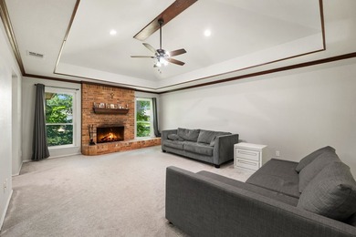 Welcome to 8 Cimarron Dr, a beautiful single-story home nestled - photo 4