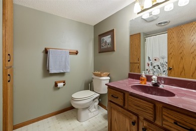 Welcome to easy, low-maintenance living in one of Eau Claire's - photo 23